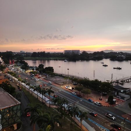 Town Condo - Marina Court Kota Kinabalu Eksteriør billede