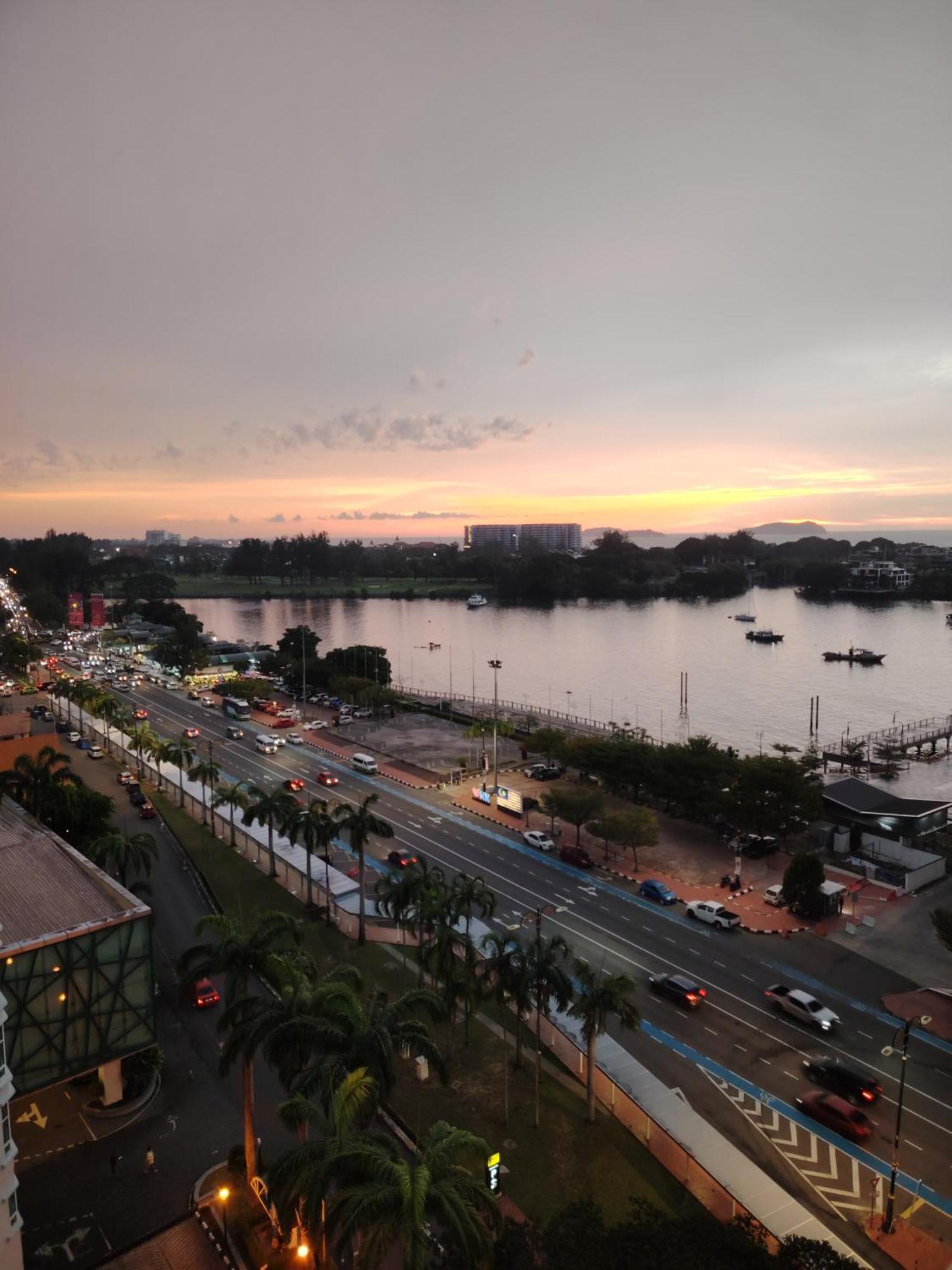 Town Condo - Marina Court Kota Kinabalu Eksteriør billede